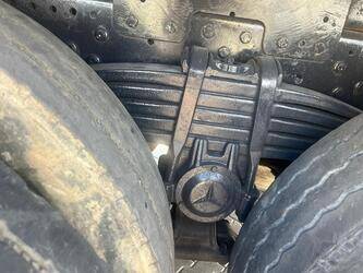 2011-mercedes-benz-3341-1425916-45639613