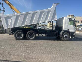 2011-mercedes-benz-3341-1425916-45639626