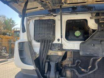 2011-mercedes-benz-3341-1425956-45640087