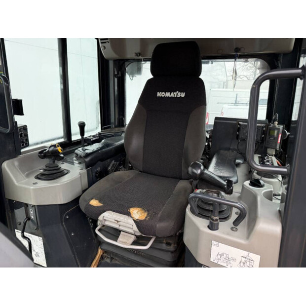 2018 كوماتسو D61PXI-24-45640125