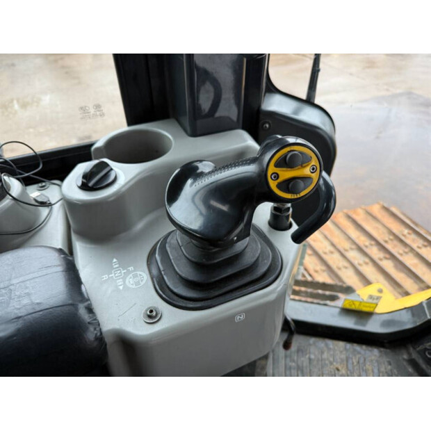 2018 كوماتسو D61PXI-24-45640127