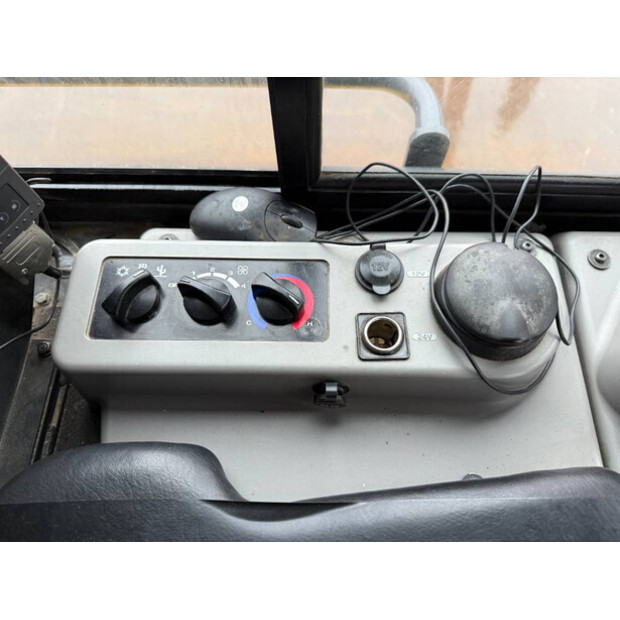 2018 كوماتسو D61PXI-24-45640129