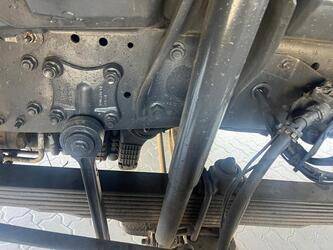 2011-mercedes-benz-3341-1425956-45640197