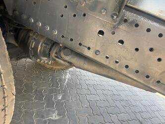 2011-mercedes-benz-3341-1425956-45640293