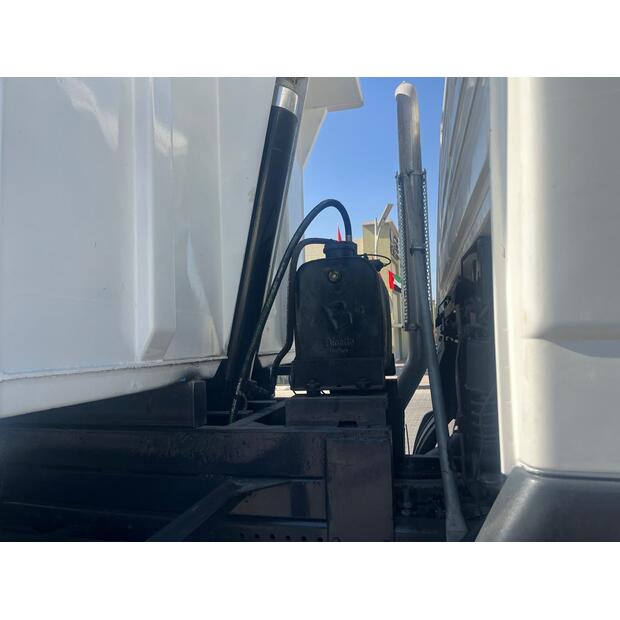 2011 مرسيدس بنز 3341-45640294