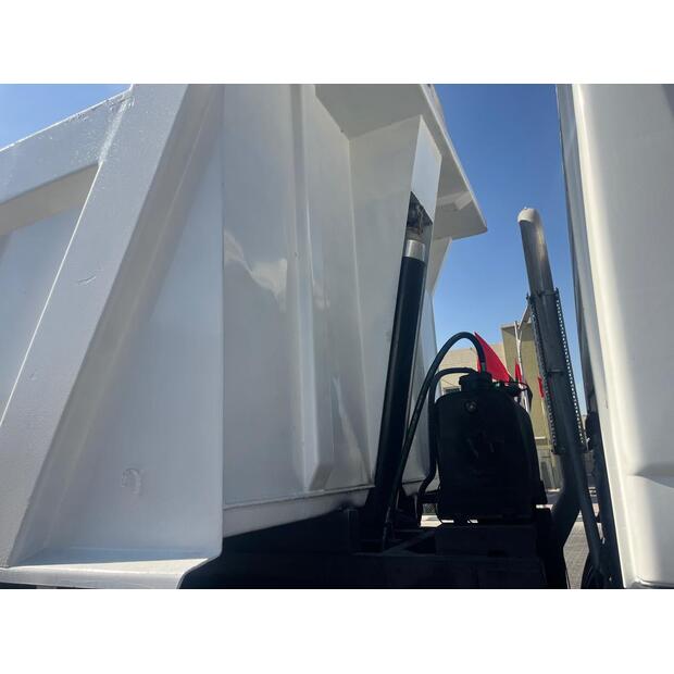 2011 مرسيدس بنز 3341-45640297