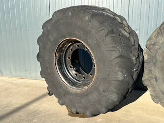 michelin-445-70r19-5-1425969-45640465