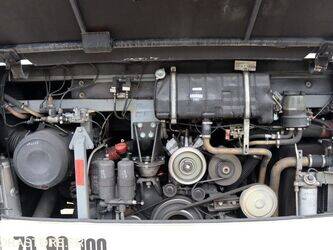 2011-mercedes-benz-tourismo-1425999-45653425