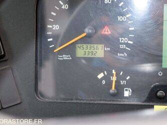 2011-mercedes-benz-tourismo-1425999-45653442