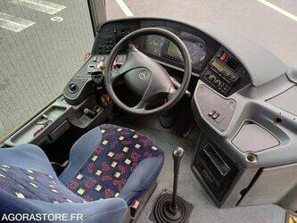 2009-mercedes-benz-intouro-1426004-45653508