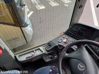 2009-mercedes-benz-intouro-1426004-45653510