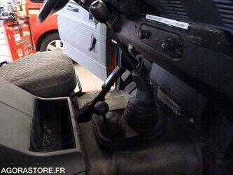 2001-land-rover-defender-1425825-45653746