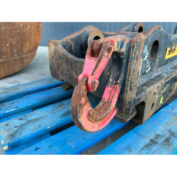 2017 OilQuick OQ65-45655484