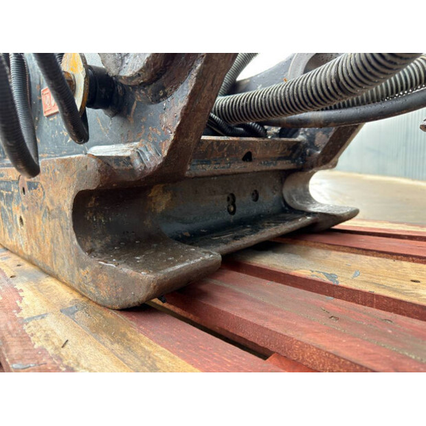 2010 OilQuick OQ80-45655692