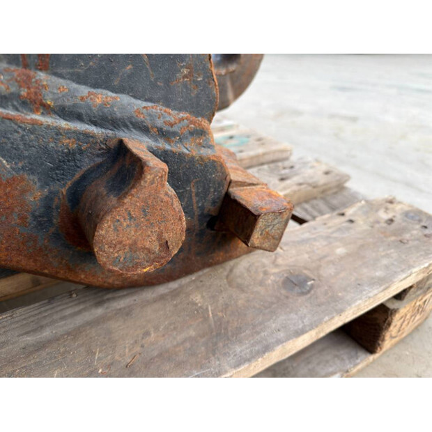 2016 فيراكتيرت CW40S-45655803