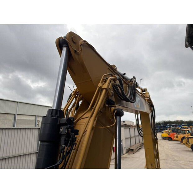2016 Caterpillar 320FL-45656600