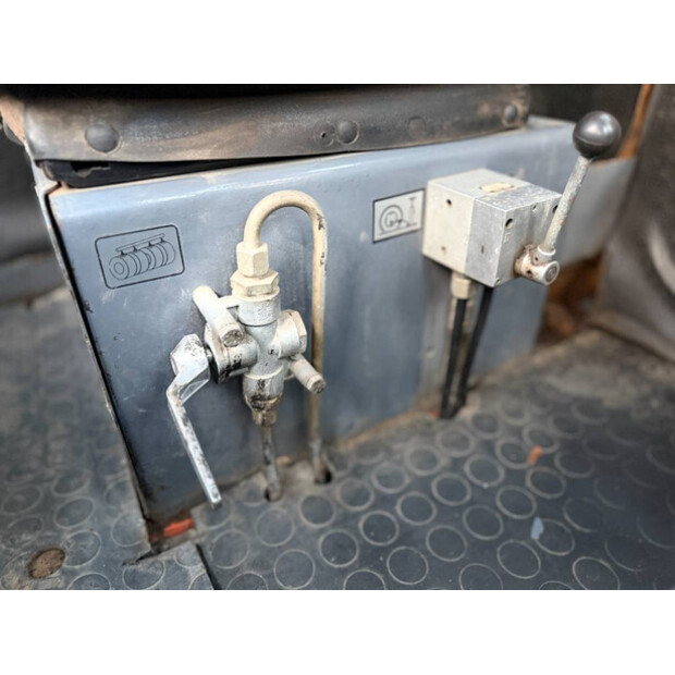 2004 هام GRW15-45658637