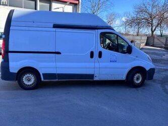 2010-renault-trafic-1426207-45671814