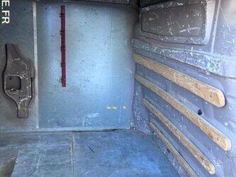 2010-renault-trafic-1426207-45671820