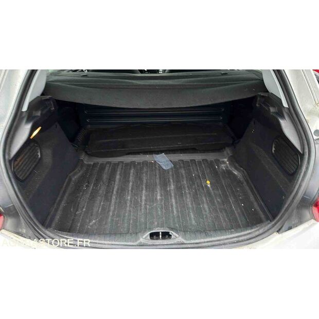 2018 بيجو 208-45671962