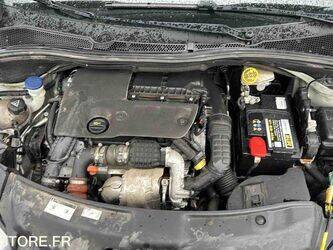 2018-peugeot-208-1426219-45671967