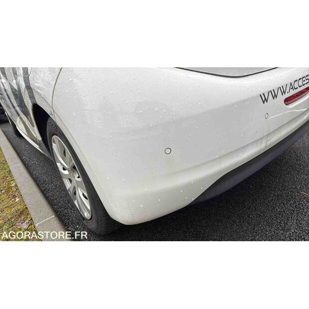 2018 بيجو 208-45671968