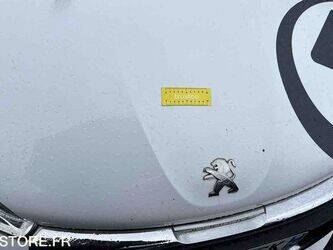 2018-peugeot-208-1426219-45671973