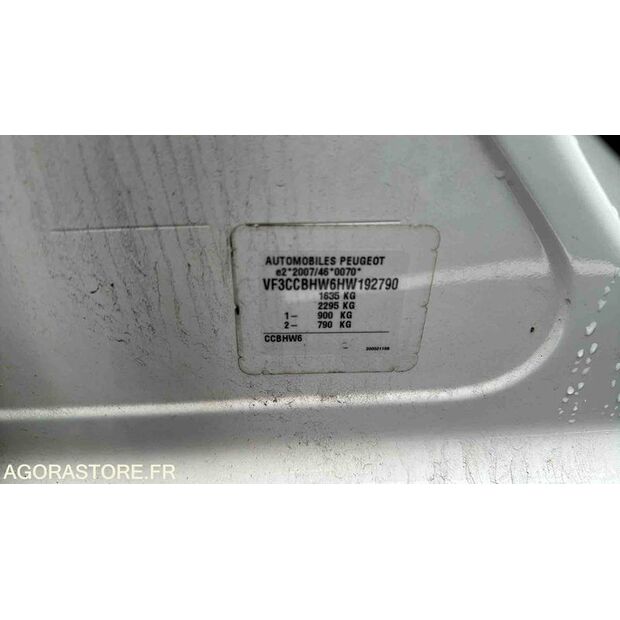 2018 بيجو 208-45671974