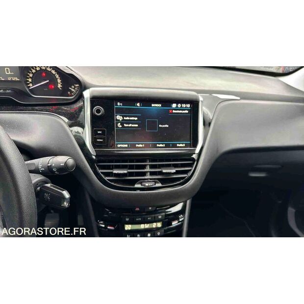 2018 بيجو 208-45671975