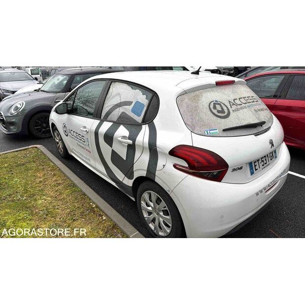 2018 بيجو 208-45671977