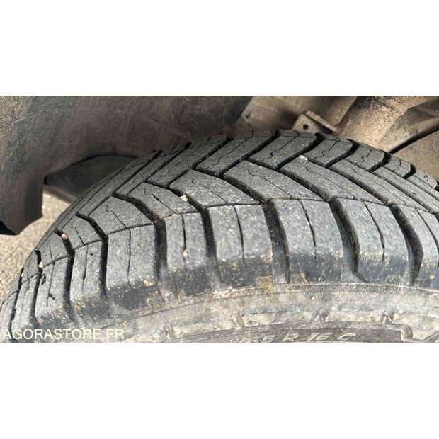 2013 Renault Clio-45672096