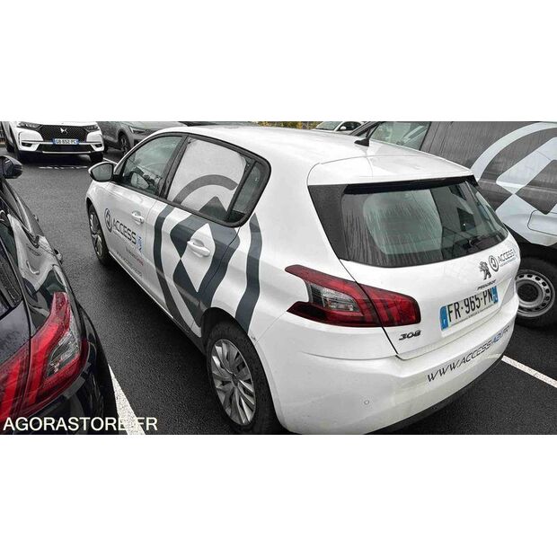 2020 Peugeot 308-45672152