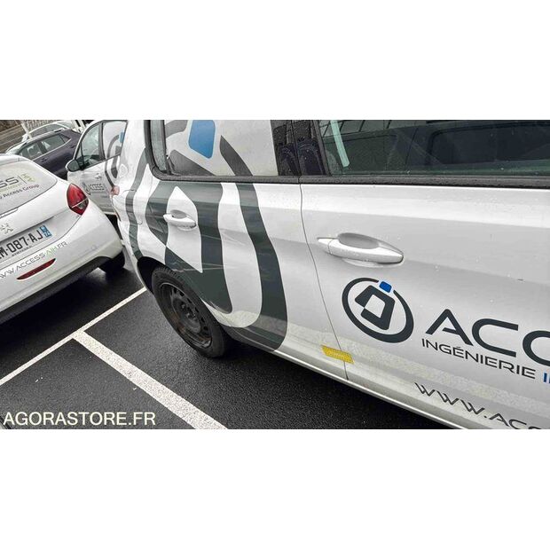 2020 Peugeot 308-45672156