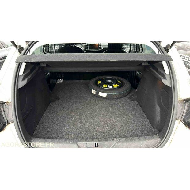 2020 Peugeot 308-45672163