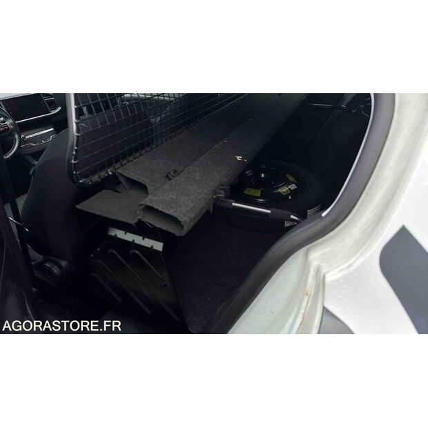 2020 Peugeot 308-45672164