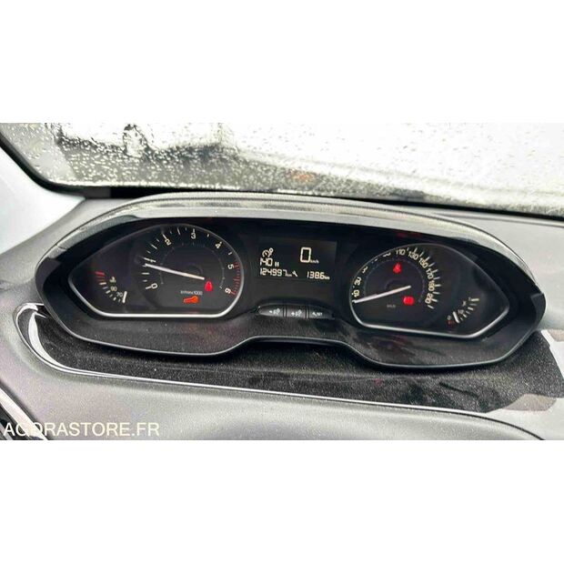 2020 Peugeot 208-45672214