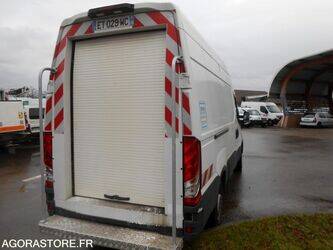 2018-iveco-35s14n-45672228