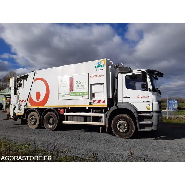 2013 Mercedes-Benz 2533-45672237