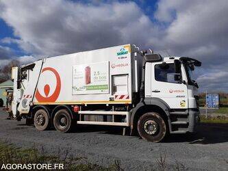 صورة ل شاحنات النفايات 2013 مرسيدس بنز 2533 للبيع في هولندا