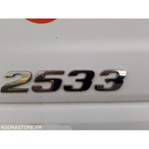 2013 Mercedes-Benz 2533-45672255