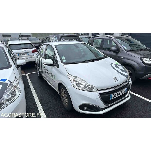 2017 Peugeot 208-45672333
