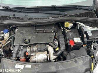 2017-peugeot-208-1426253-45672340