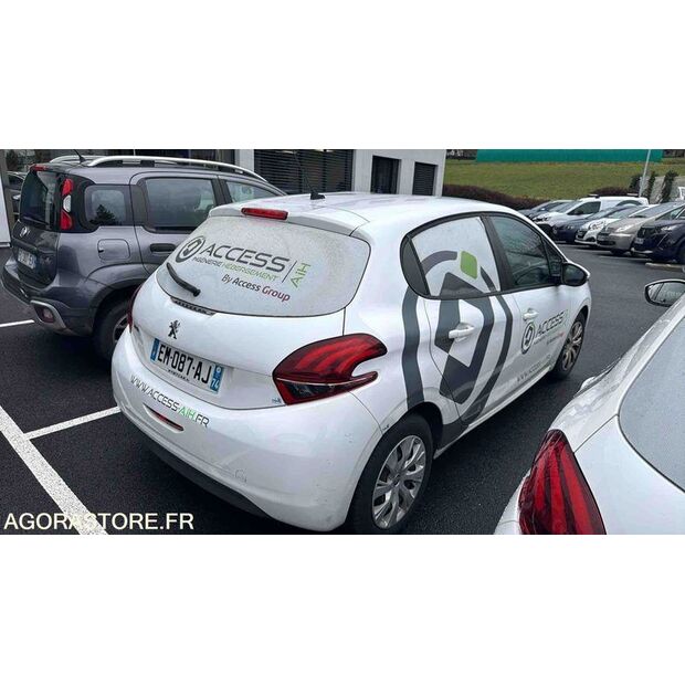 2017 بيجو 208-45672343