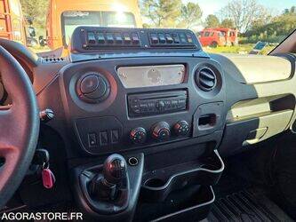 2013-renault-master-1426255-45672370