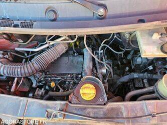 2013-renault-master-1426255-45672378