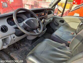 2010-renault-master-1426259-45672439