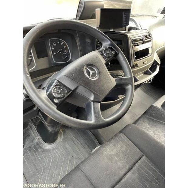 2017 Mercedes-Benz ATEGO-45672455