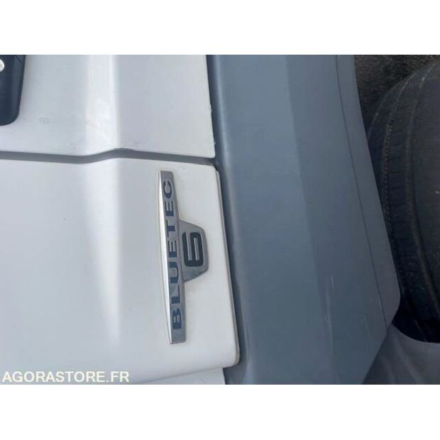 2017 Mercedes-Benz ATEGO-45672480