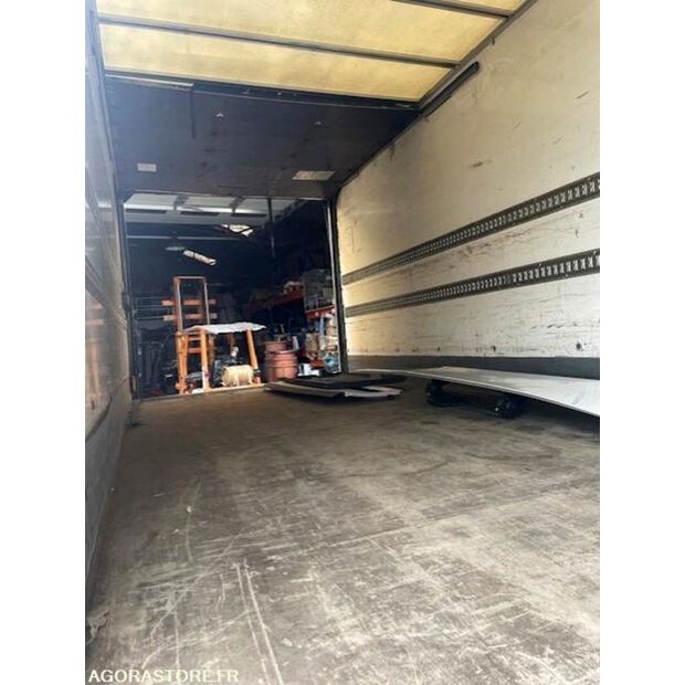 2017 Mercedes-Benz ATEGO-45672484