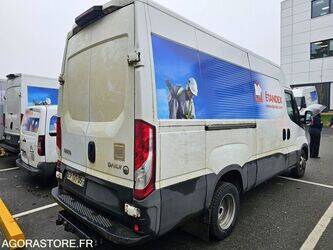 2018-iveco-35c18-45672671